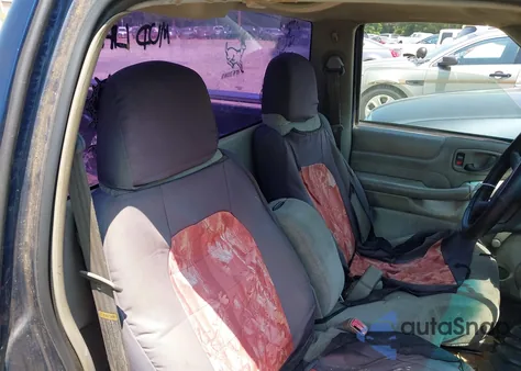 2000 Chevrolet S-10 Ls from USA, damaged, VIN 1GCCS1445YK177153